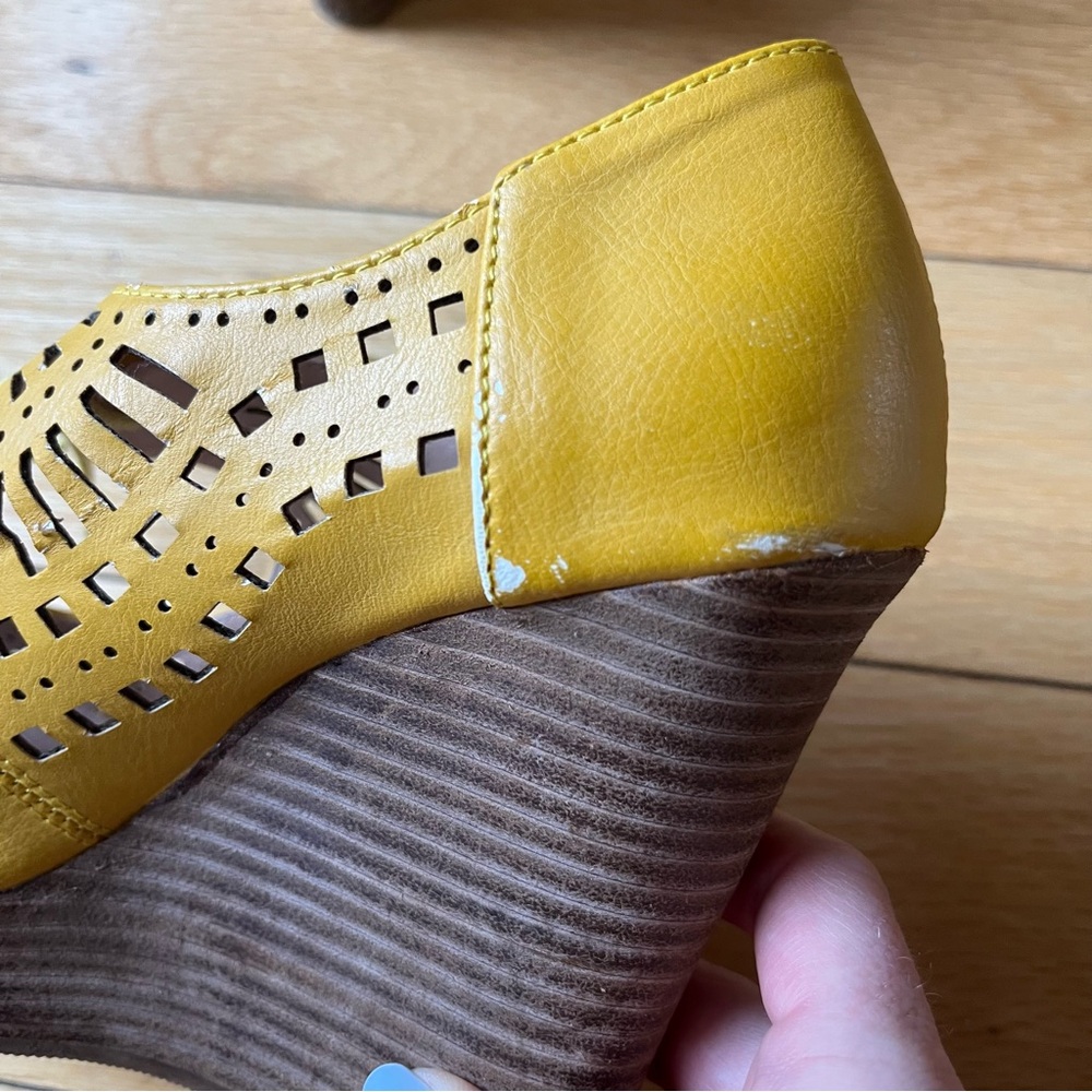 Restricted Yellow Cut-Out Wedge Sandals - Size 6 - Picture 5 of 11